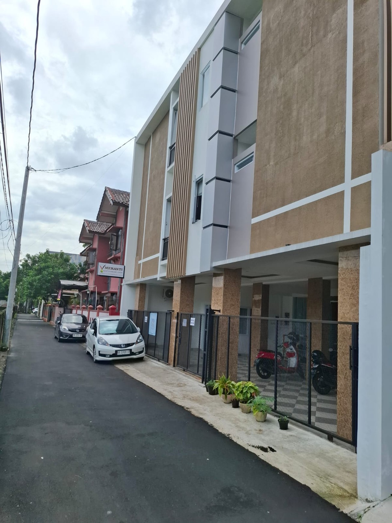 Kost Eksklusif 27 Kamar Lokasi di Kawasan Kampus di Seturan Depok Sleman 