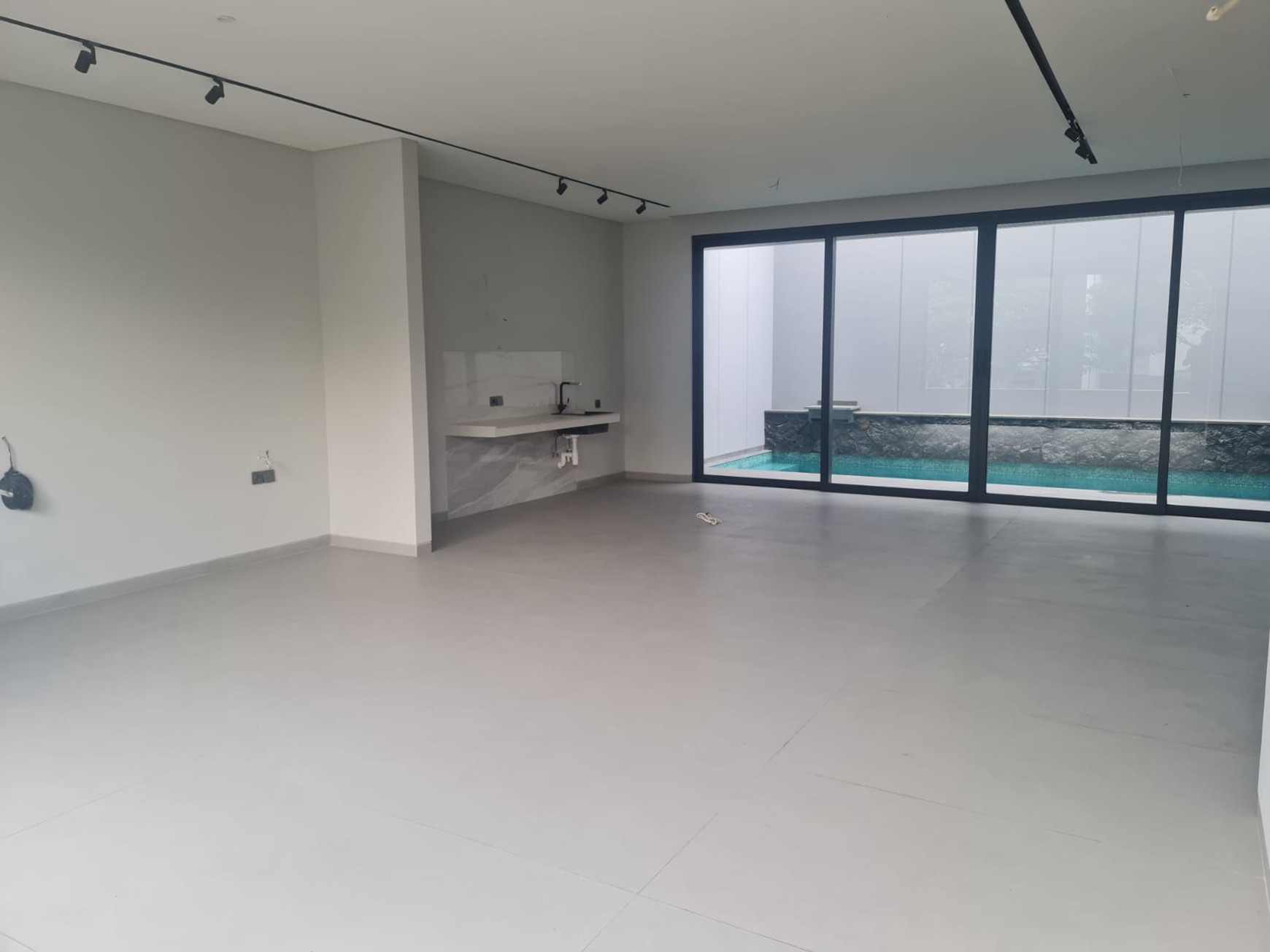 DIJUAL NEW HOUSE PLUS KOLAM RENANG - CITRALAND UTAMA