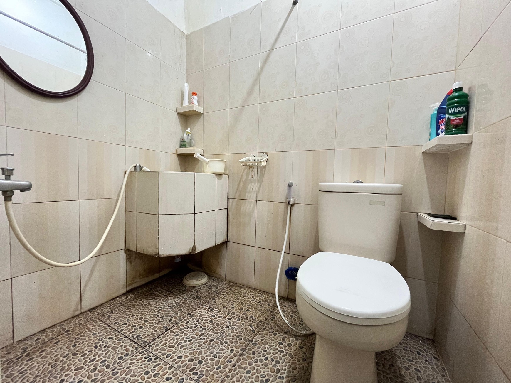 Rumah 1.5 Lantai di Cireundeu Ex Komplek BI Lingkungan Tenang & Akses Mudah Harga Menarik