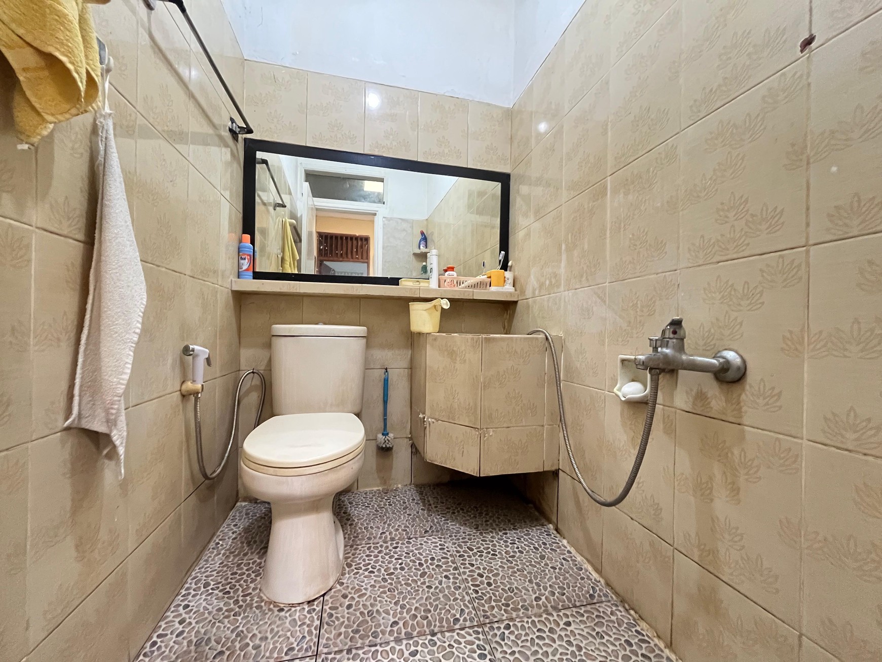 Rumah 1.5 Lantai di Cireundeu Ex Komplek BI Lingkungan Tenang & Akses Mudah Harga Menarik