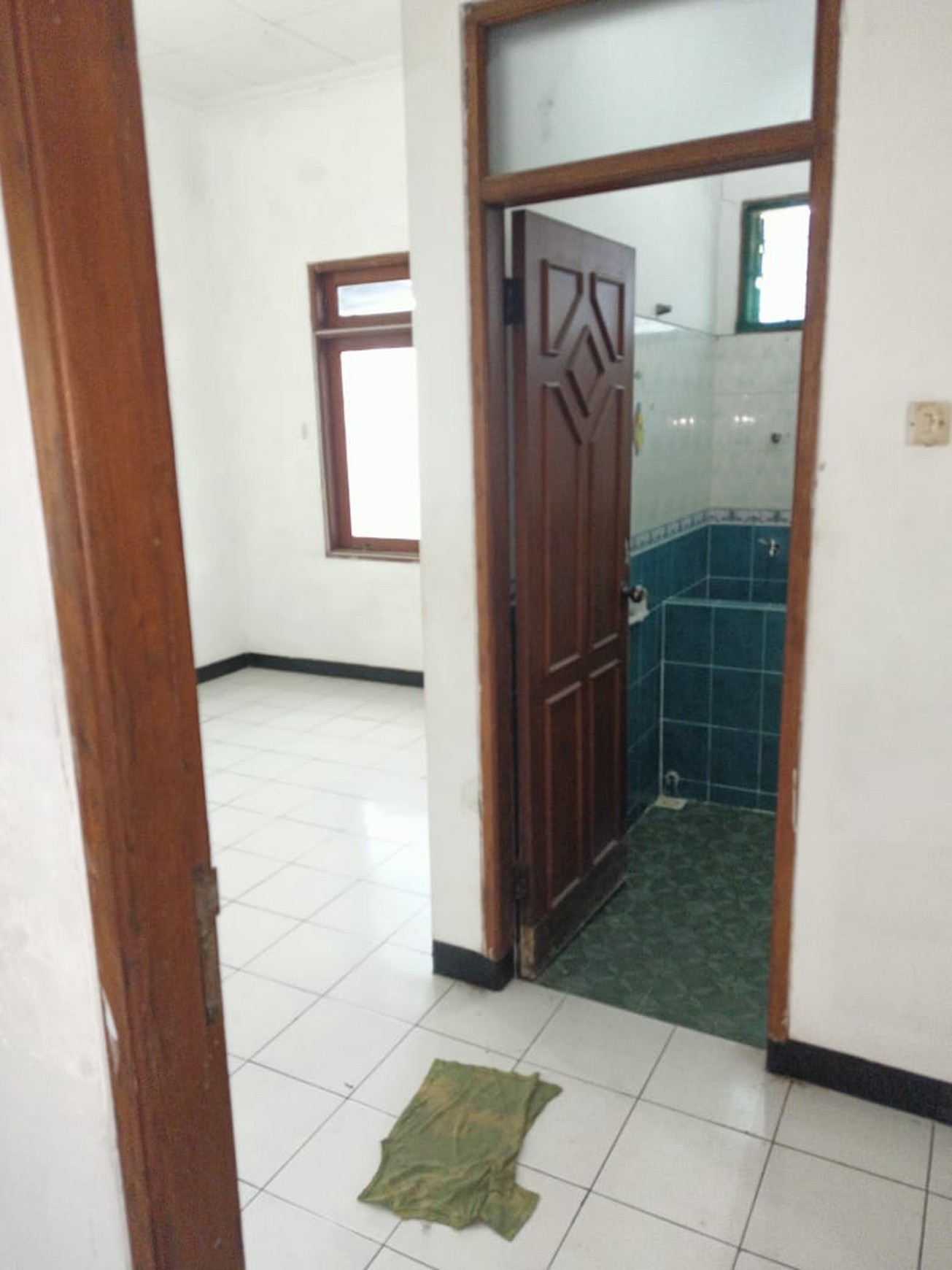 Disewakan rumah murah di Griyo babatan mukti, lokasi strategis, 10 menit ke pakowon Mall