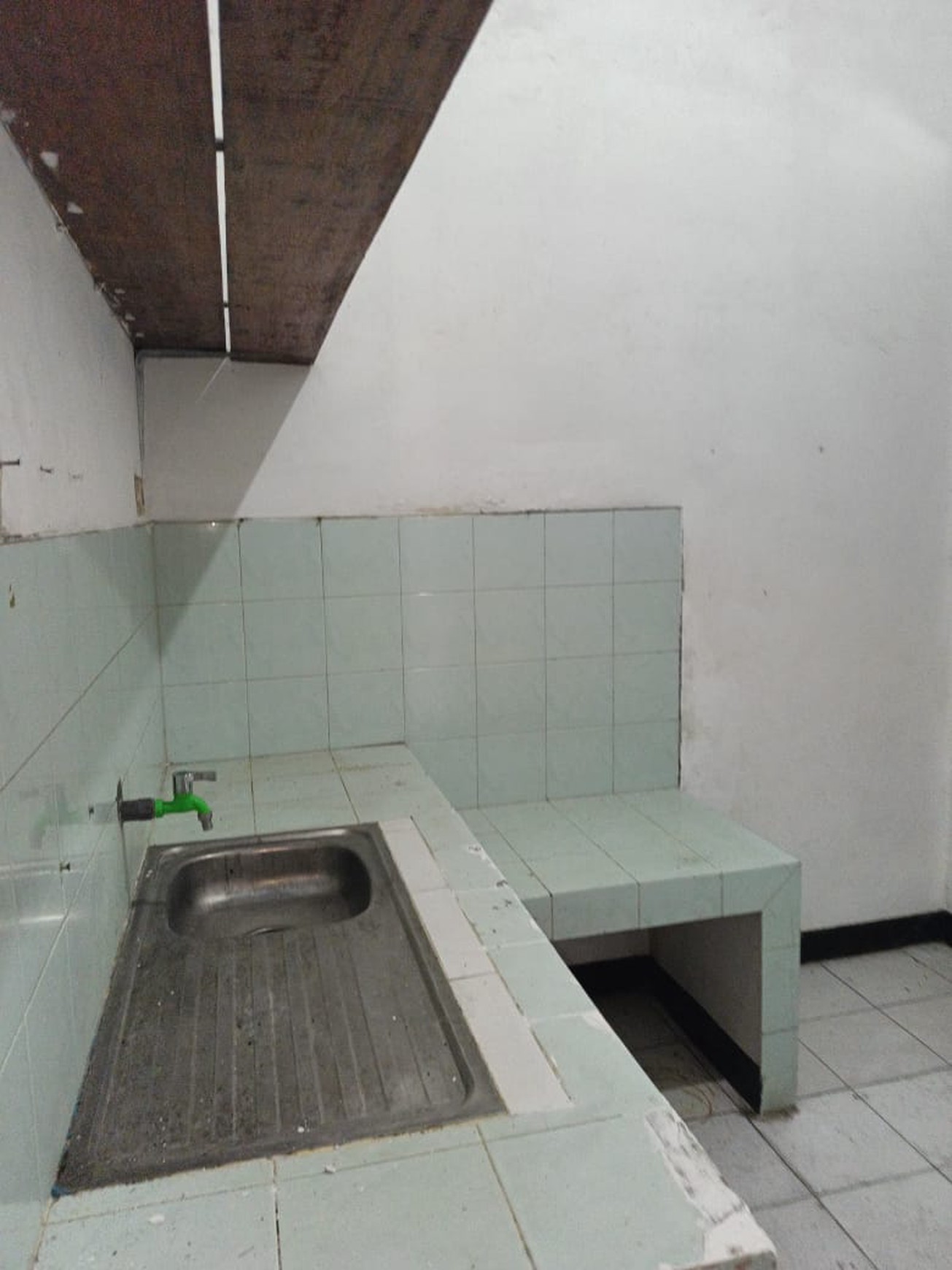 Disewakan rumah murah di Griyo babatan mukti, lokasi strategis, 10 menit ke pakowon Mall