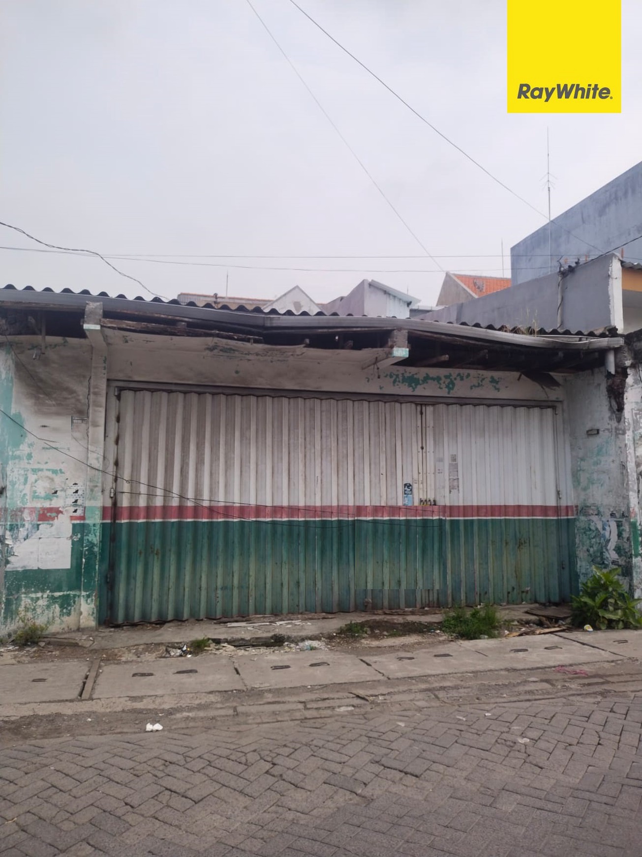 Dijual Rumah Lama Hitung Tanah di Karang Empat Besar Surabaya