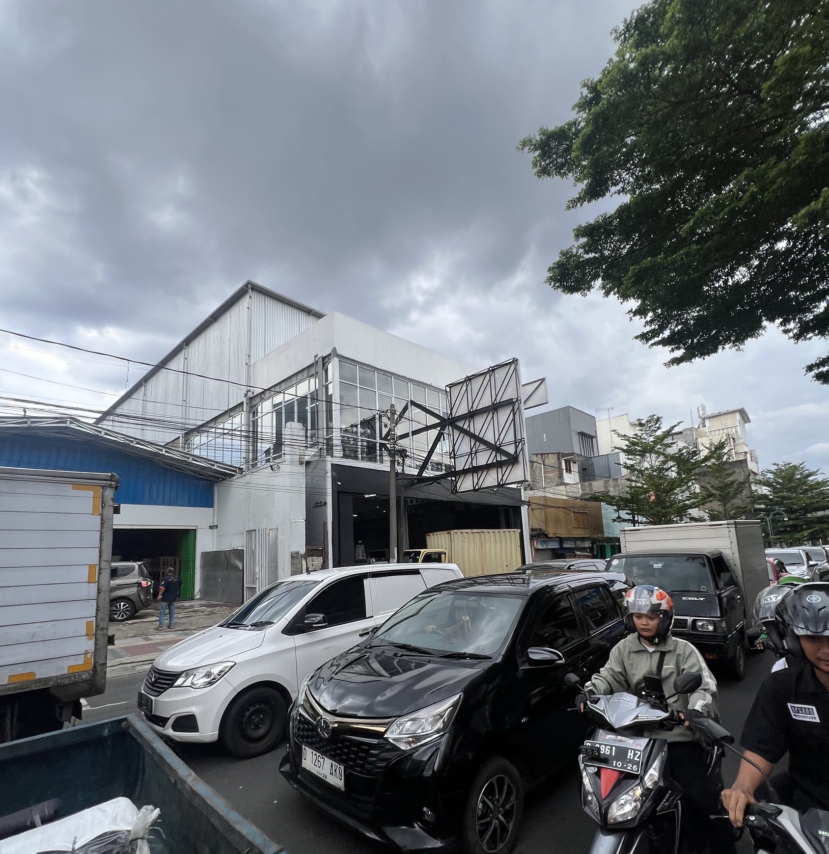 Dijual Lahan Usaha Premium dan Strategis di Bandung !!! MAINROAD SUDIRMAN