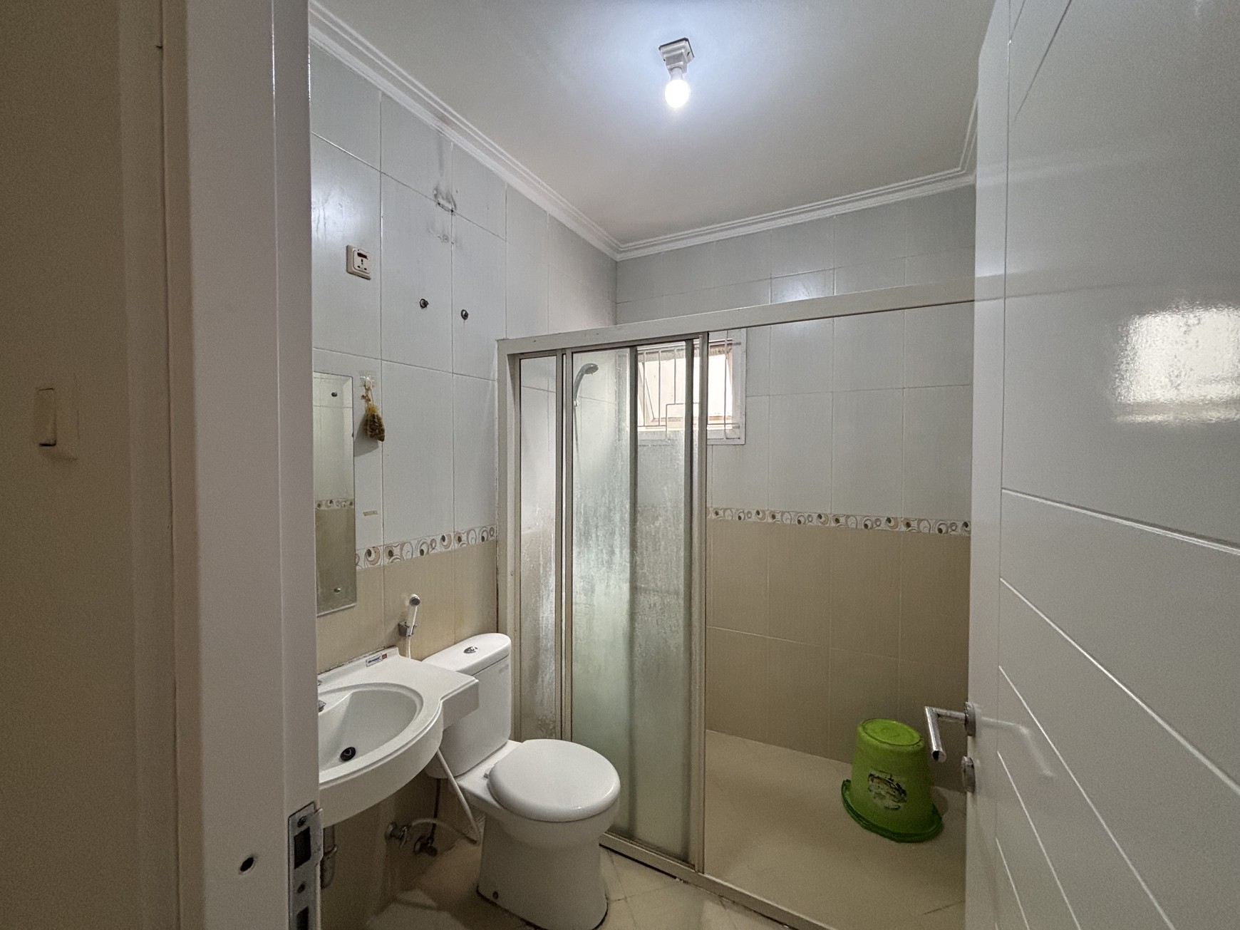 Rumah Siap Huni 2 Lantai di Kota Wisata 