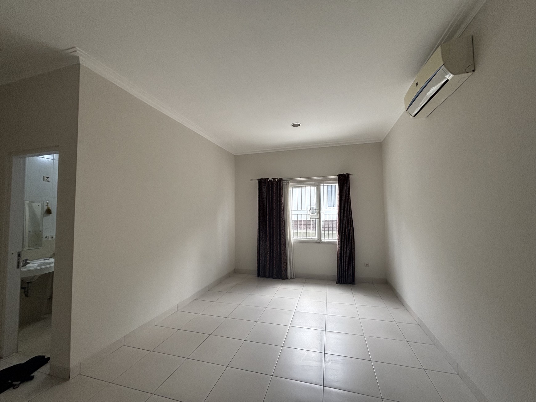 Rumah Siap Huni 2 Lantai di Kota Wisata 