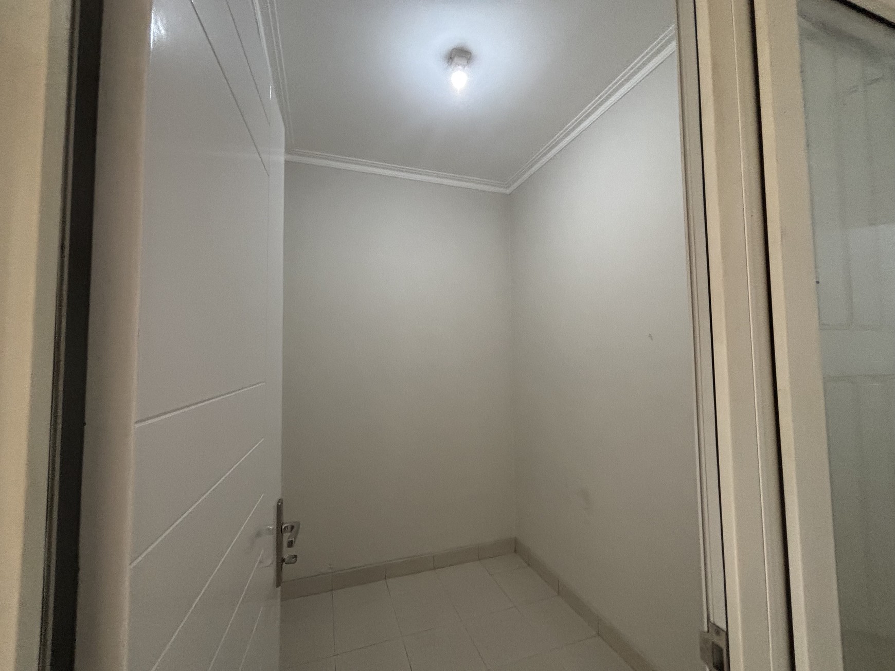 Rumah Siap Huni 2 Lantai di Kota Wisata 