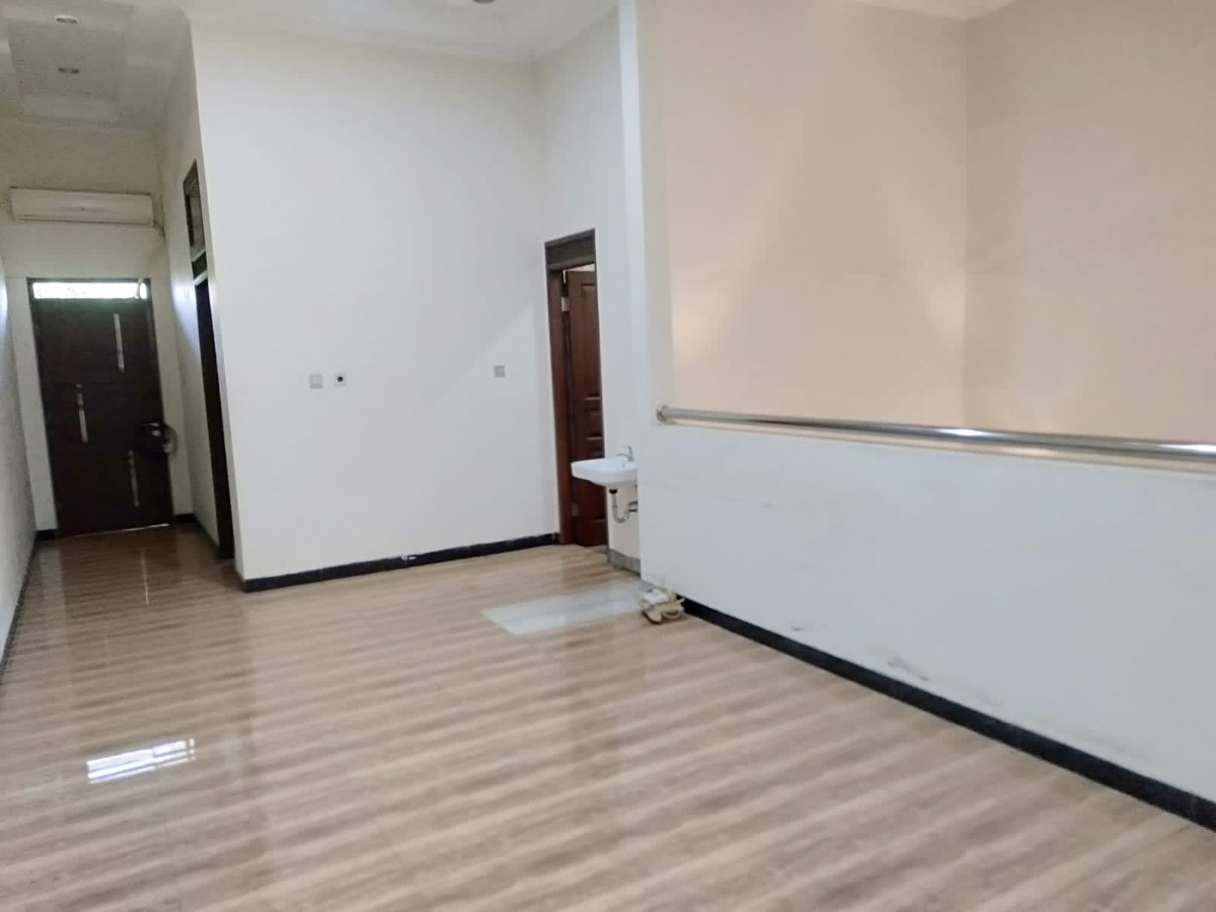 Rumah Mainroad Sumber Sari bisa dipakai untuk usaha, lokasi Strategis bangettttt