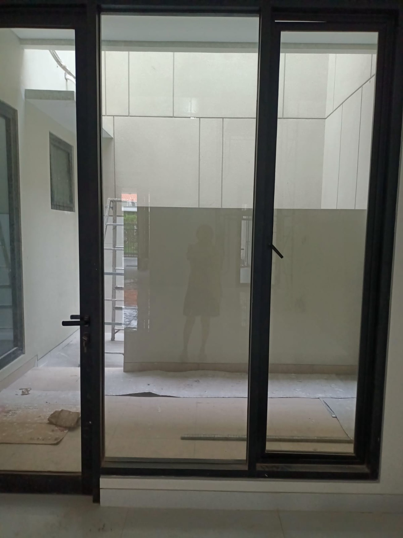 Dijual rumah baru gress daerah favourite di darmo permai 