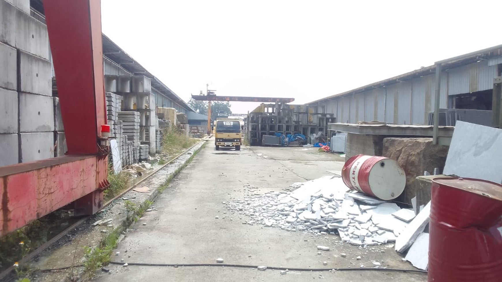 Pabrik Berikut Gudang Dengan lahan 2 Hektar Dan Bangunan 6000 m2, Di Kawasan Industri Gunung Putri, Bogor