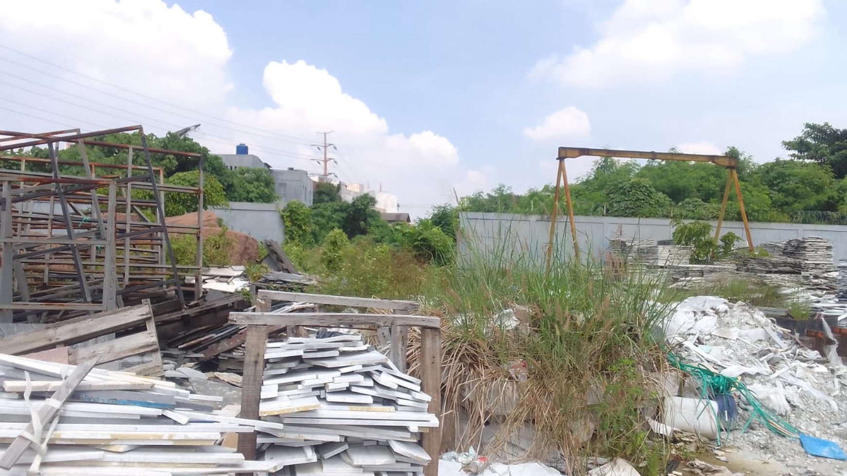 Pabrik Berikut Gudang Dengan lahan 2 Hektar Dan Bangunan 6000 m2, Di Kawasan Industri Gunung Putri, Bogor