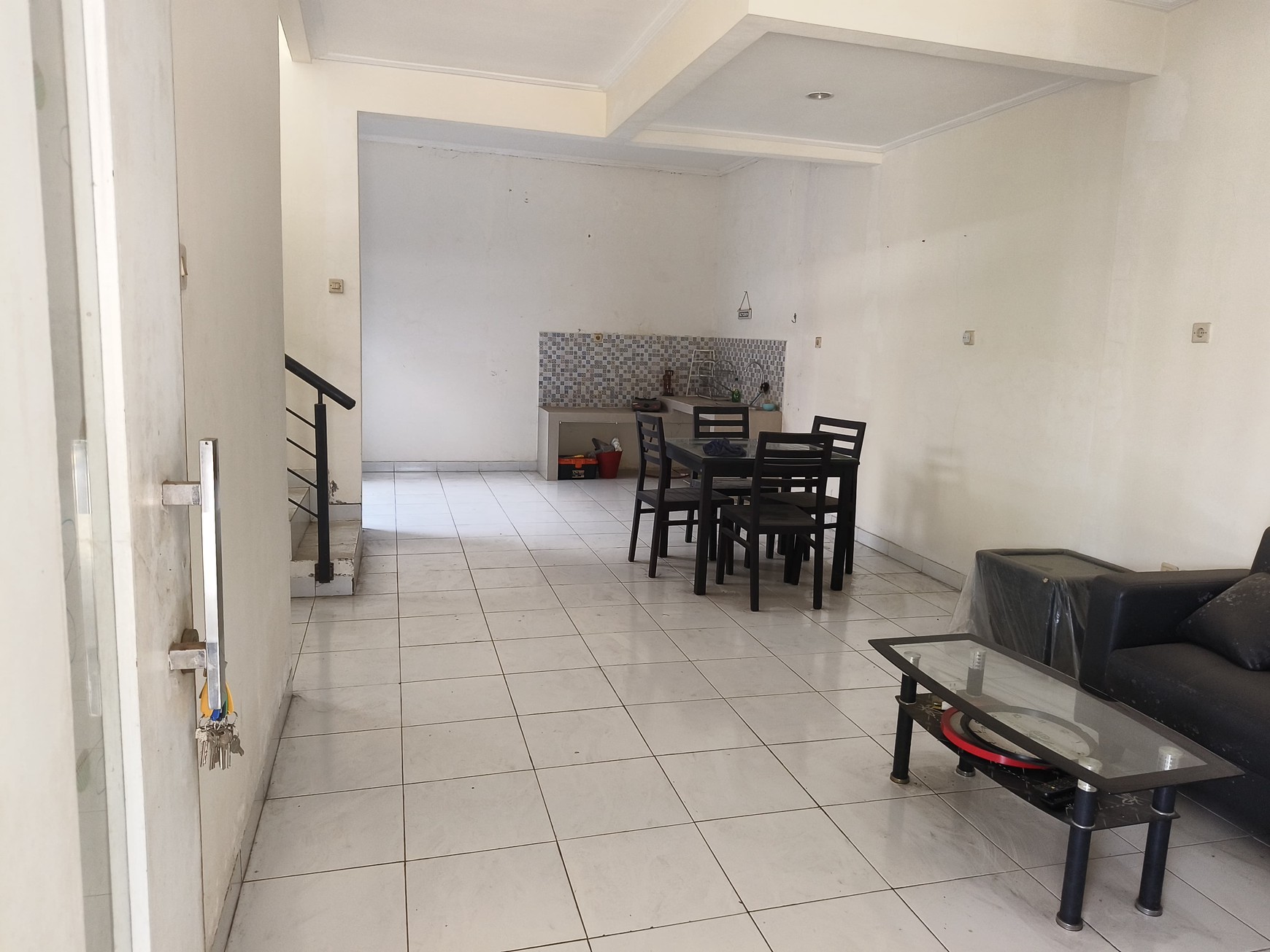 Dijual Rumah di Serpong Garden Lokasi Strategis 5 Menit ke Stasiun Cisauk dijual dengan Harga Menarik