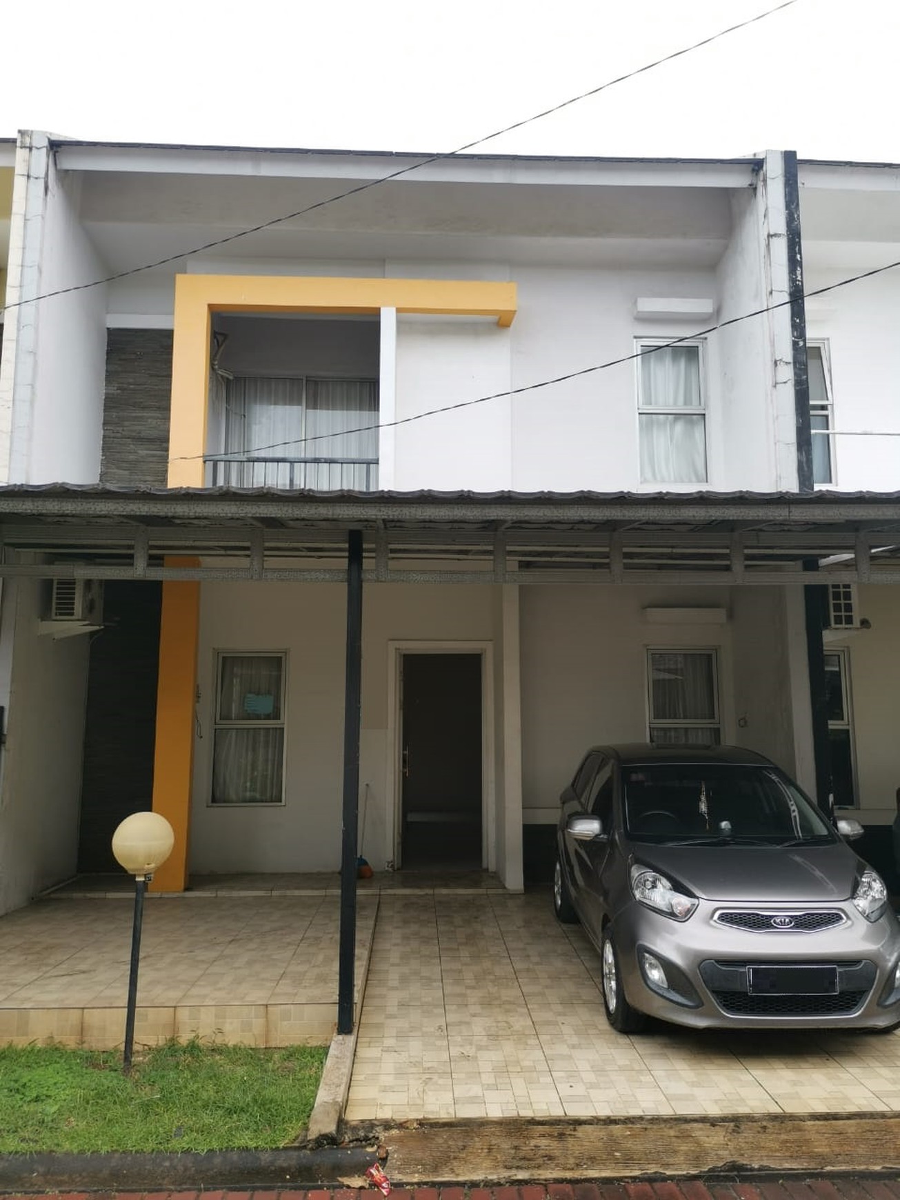 Dijual Rumah di Serpong Garden Lokasi Strategis 5 Menit ke Stasiun Cisauk dijual dengan Harga Menarik