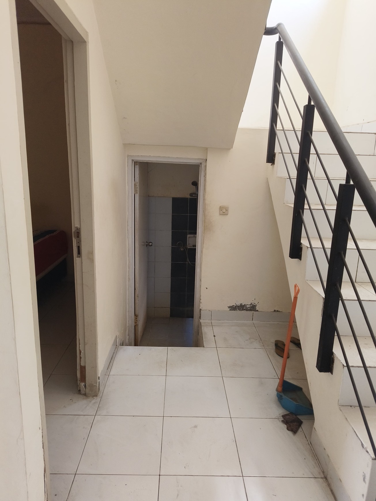 Dijual Rumah di Serpong Garden Lokasi Strategis 5 Menit ke Stasiun Cisauk dijual dengan Harga Menarik