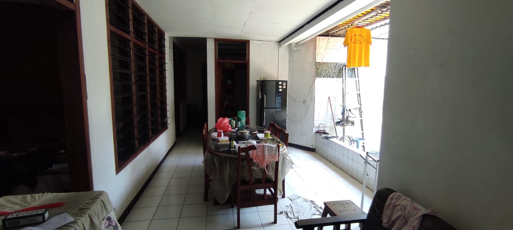 Rumah lama Wisma Mukti dekat kampus Unitomo dan Untag cocok untuk invest