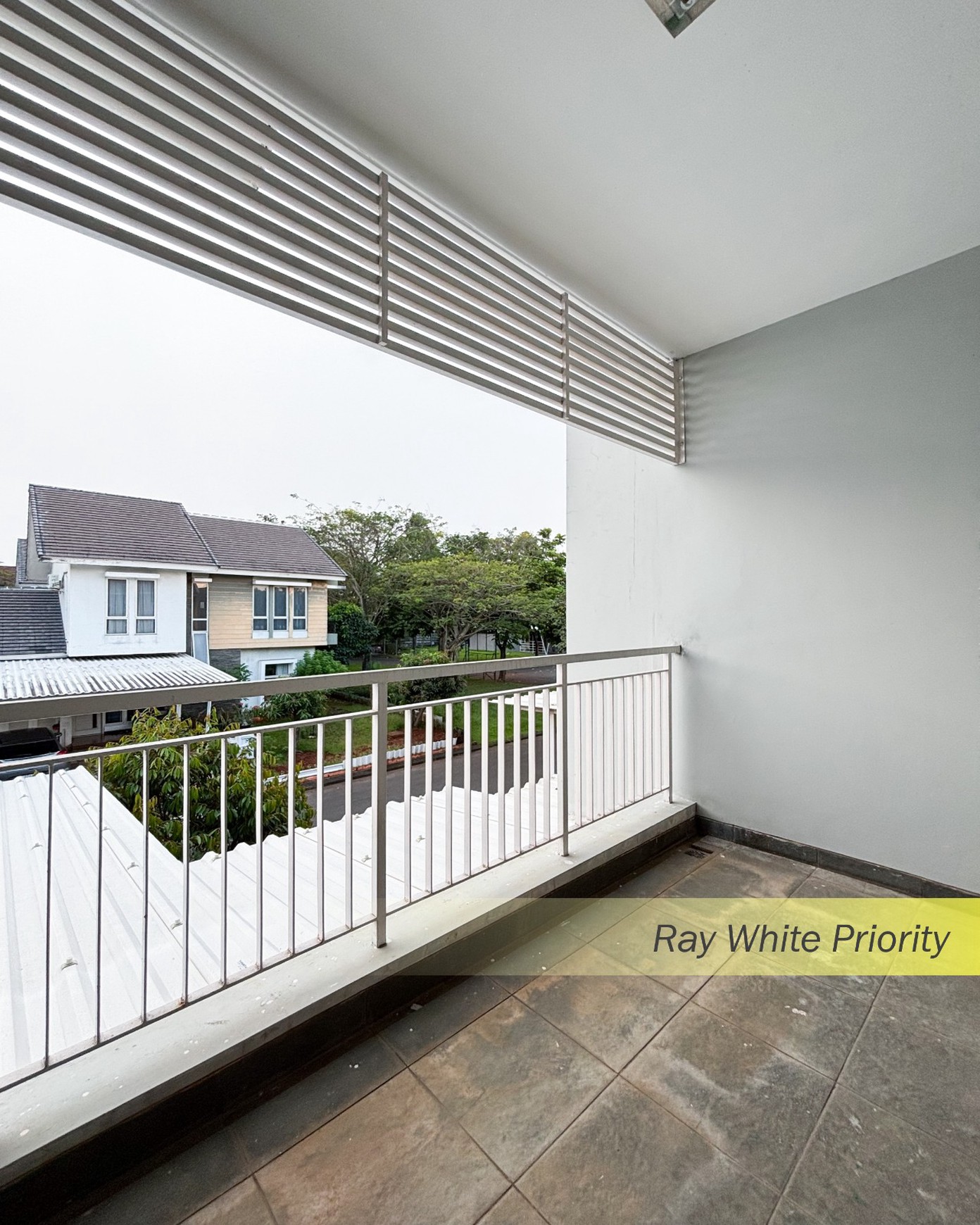 RUMAH MINIMALIS FULL FURNISHED DI KAWASAN ELIT ALAM SUTERA - TANGERANG SELATAN