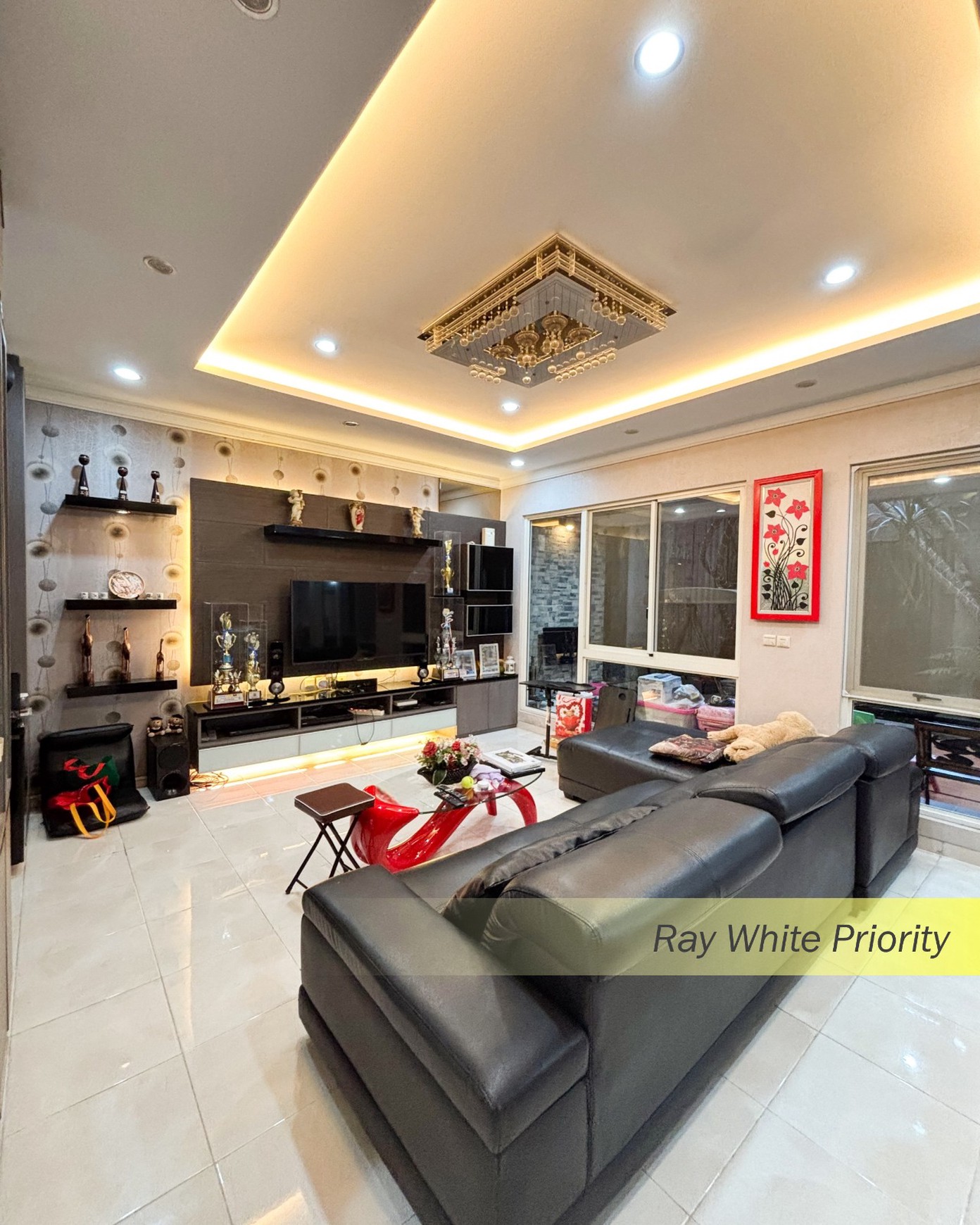 RUMAH MINIMALIS FULL FURNISHED DI KAWASAN ELIT ALAM SUTERA - TANGERANG SELATAN