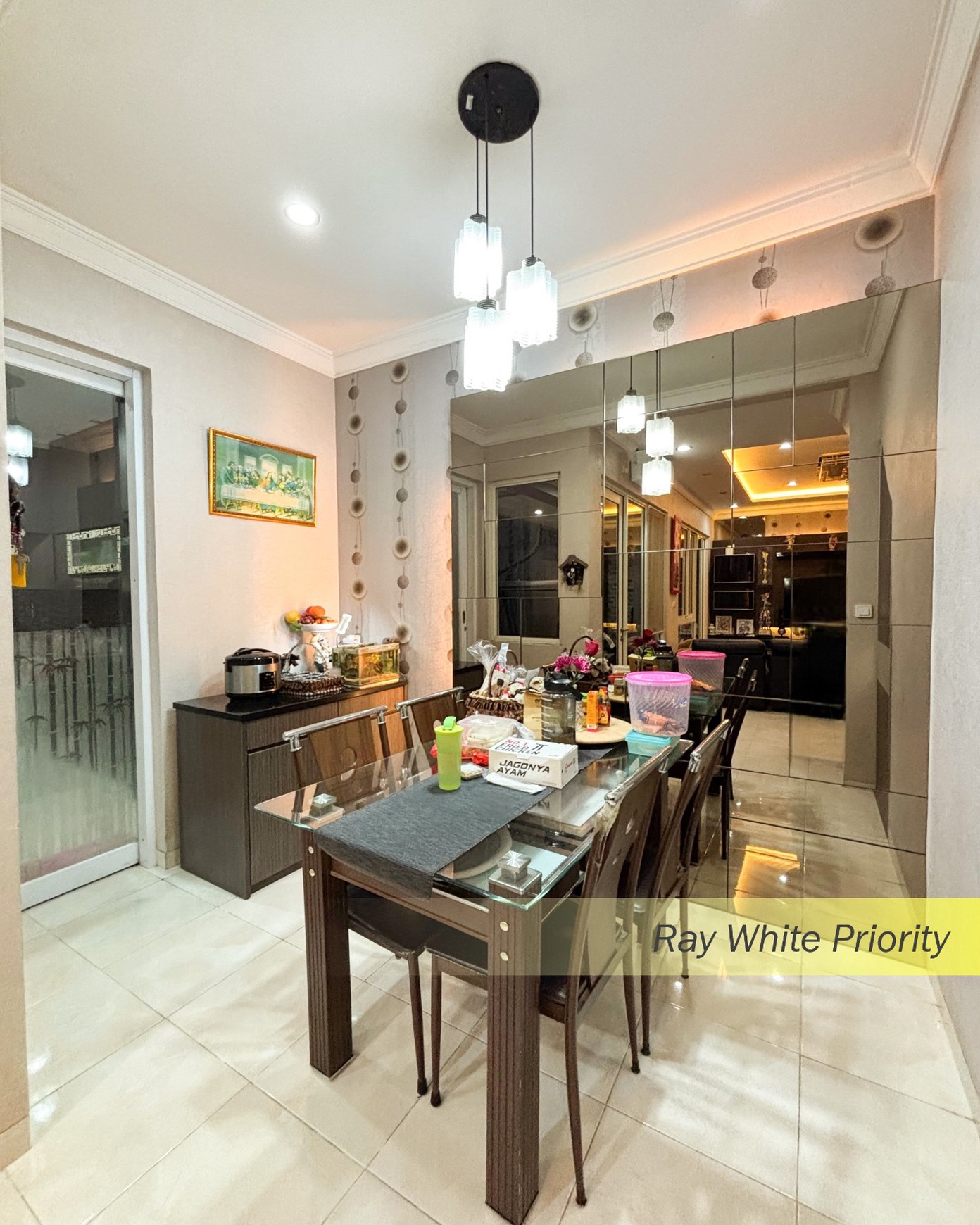 RUMAH MINIMALIS FULL FURNISHED DI KAWASAN ELIT ALAM SUTERA - TANGERANG SELATAN