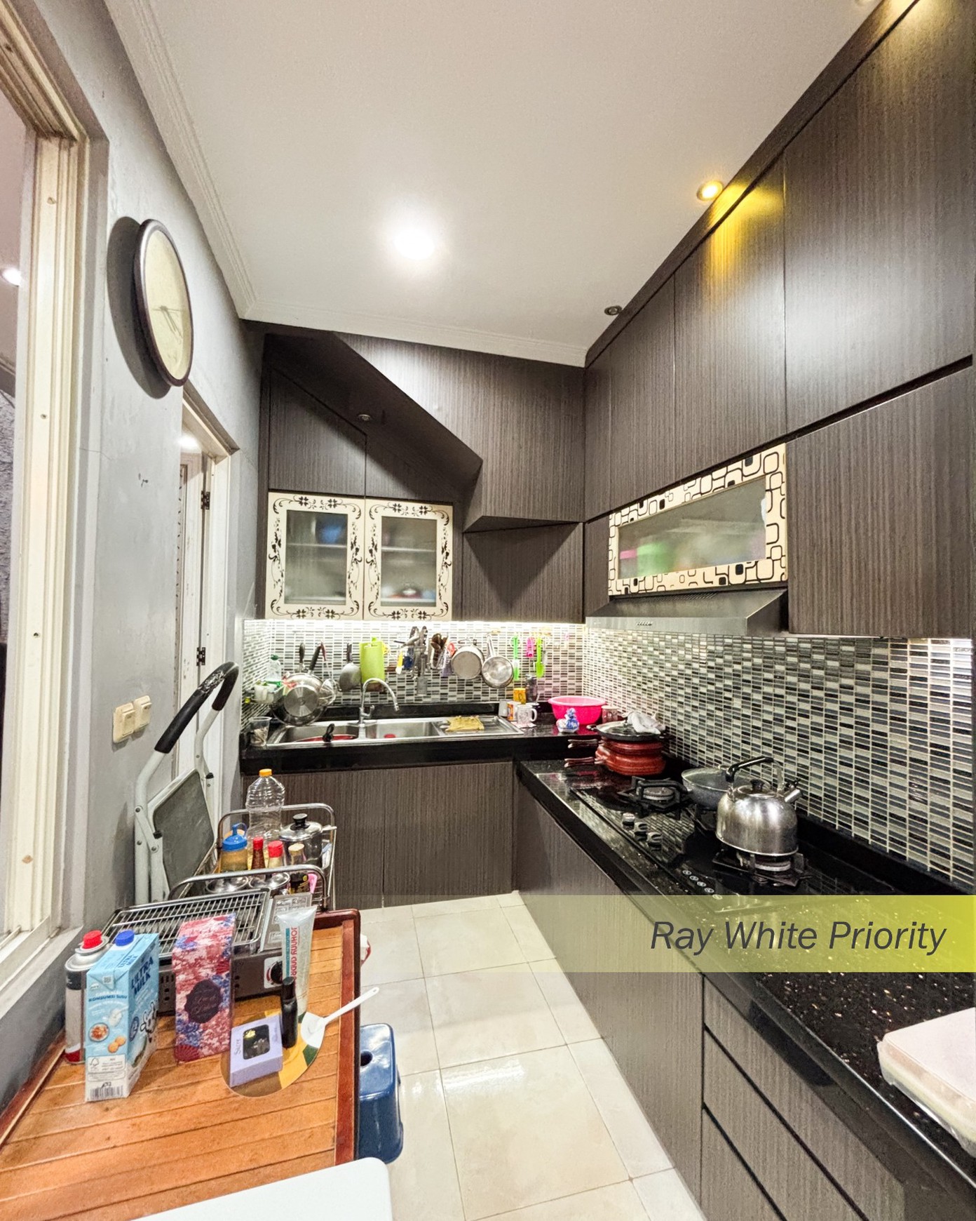 RUMAH MINIMALIS FULL FURNISHED DI KAWASAN ELIT ALAM SUTERA - TANGERANG SELATAN