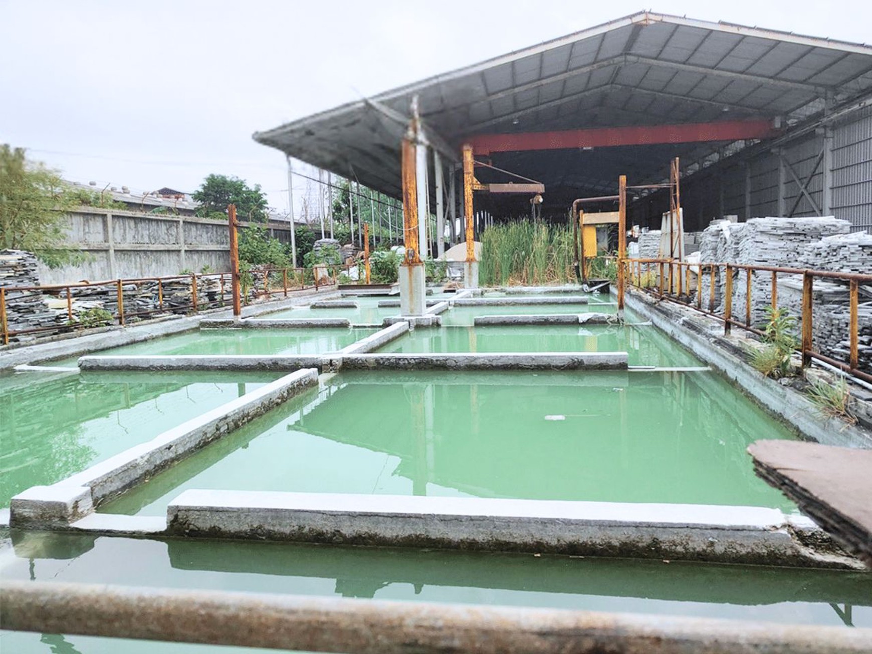 Pabrik Berikut Gudang Dengan lahan 2 Hektar Dan Bangunan 6000 m2, Di Kawasan Industri Gunung Putri, Bogor