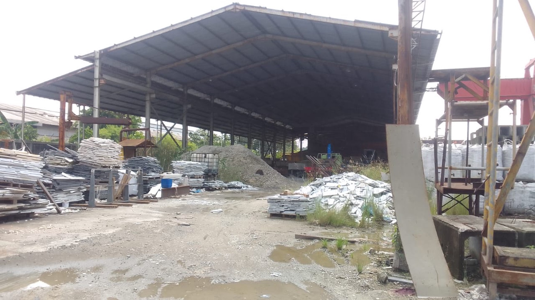 Pabrik Berikut Gudang Dengan lahan 2 Hektar Dan Bangunan 6000 m2, Di Kawasan Industri Gunung Putri, Bogor