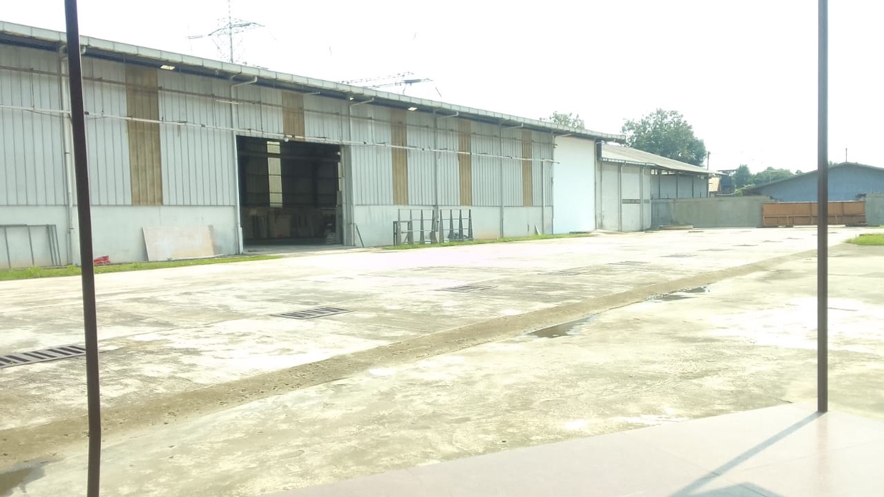 Pabrik Berikut Gudang Dengan lahan 2 Hektar Dan Bangunan 6000 m2, Di Kawasan Industri Gunung Putri, Bogor