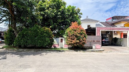 RUMAH ASRI DENGAN HALAMAN LUAS DI VILA MELATI MAS BSD - TANGERANG SELATAN