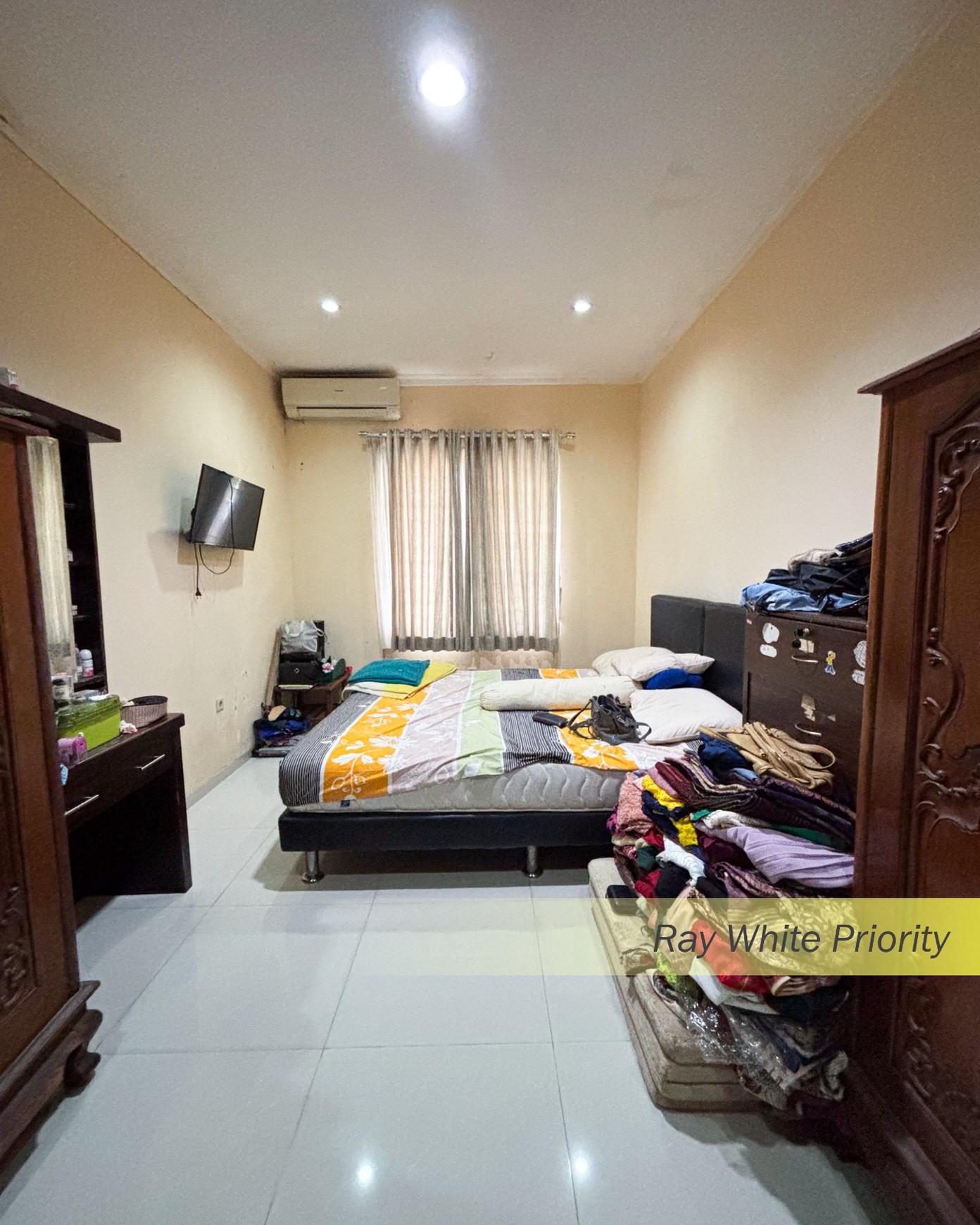 RUMAH ASRI DENGAN HALAMAN LUAS DI VILA MELATI MAS BSD - TANGERANG SELATAN