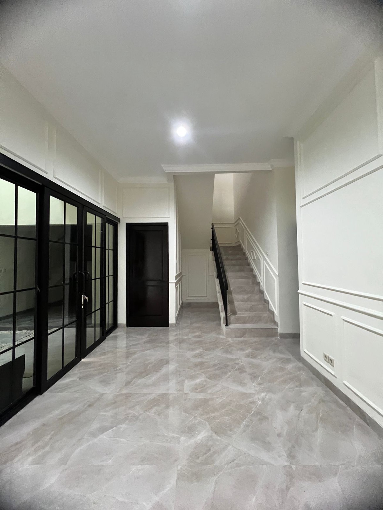 RUMAH BARU MODERN CONTEMPORER DI BSD BARU