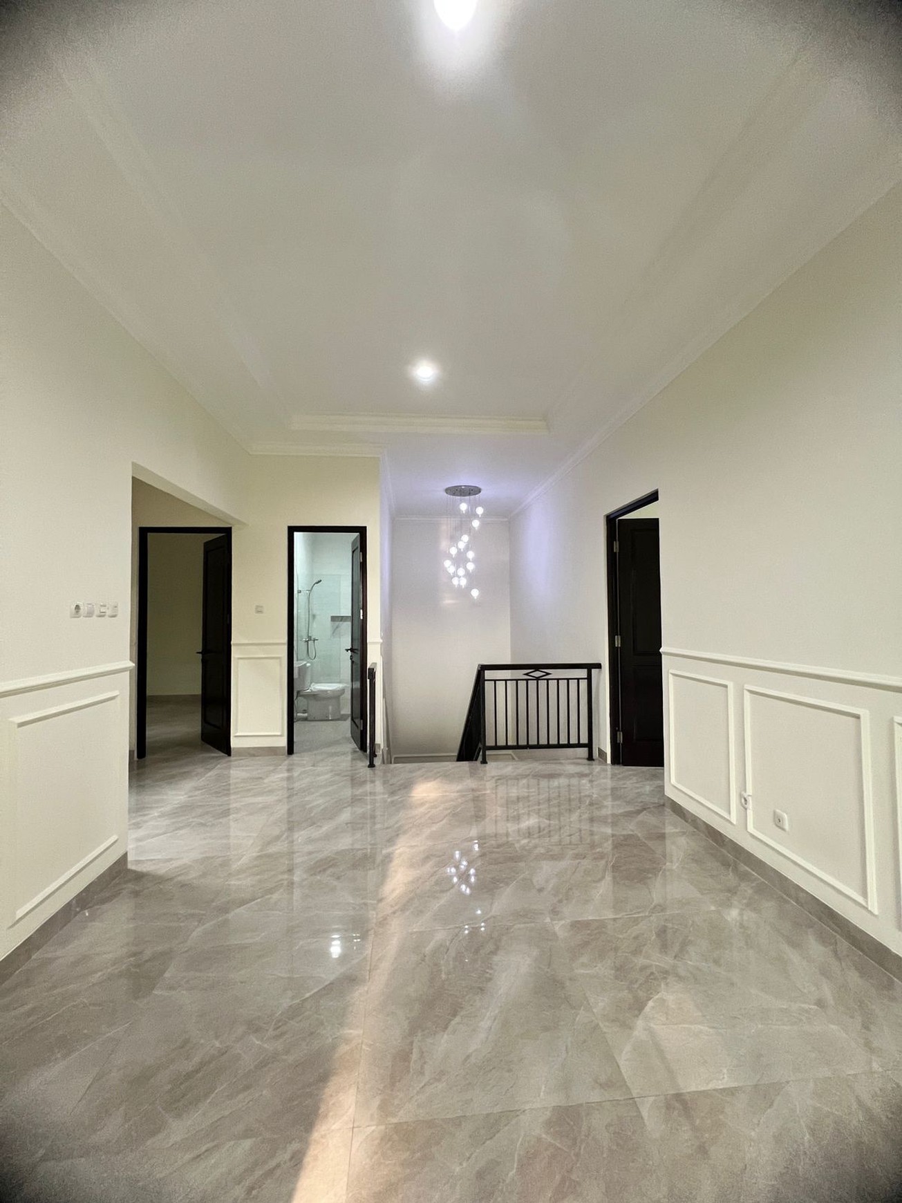 RUMAH BARU MODERN CONTEMPORER DI BSD BARU