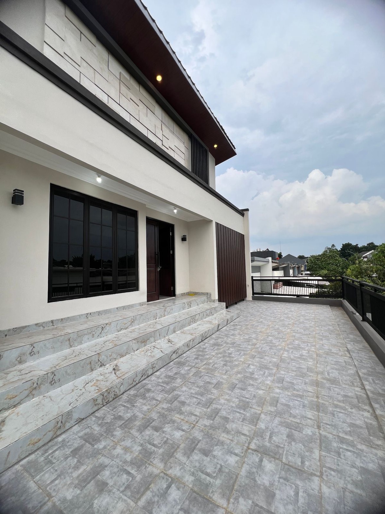 RUMAH BARU MODERN CONTEMPORER DI BSD BARU