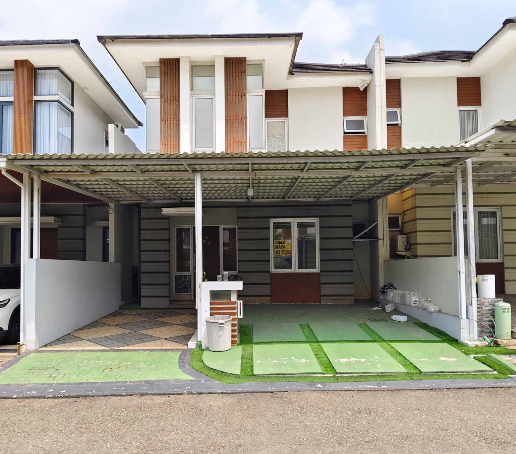 Rumah di Kota Wisata