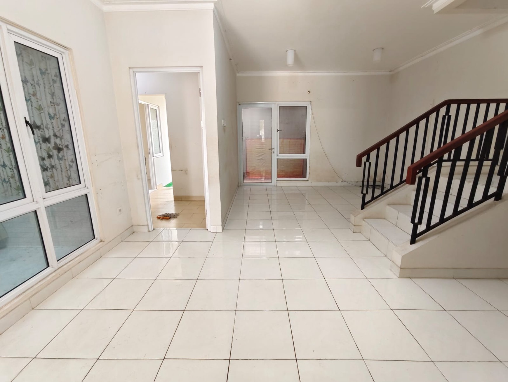 Rumah di Kota Wisata