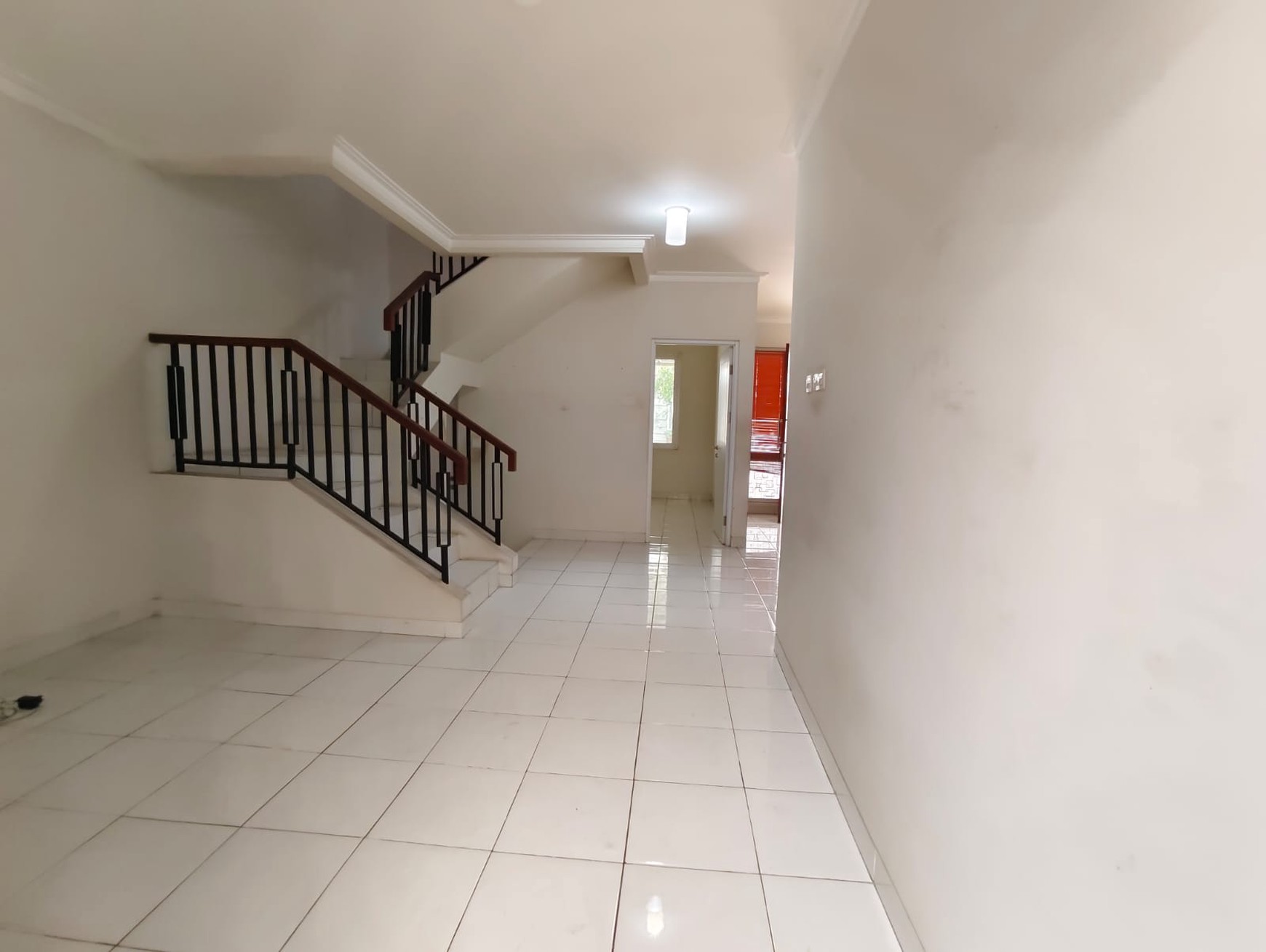 Rumah di Kota Wisata