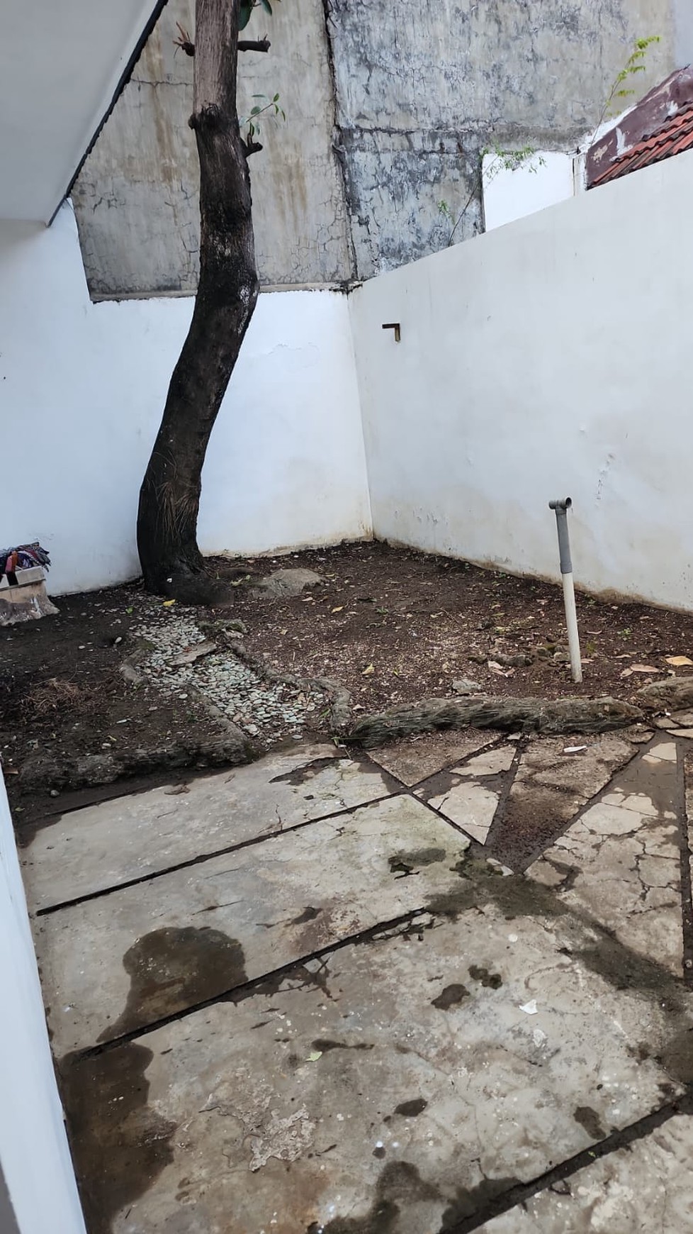 Rumah Hitung Tanah Area Cipete