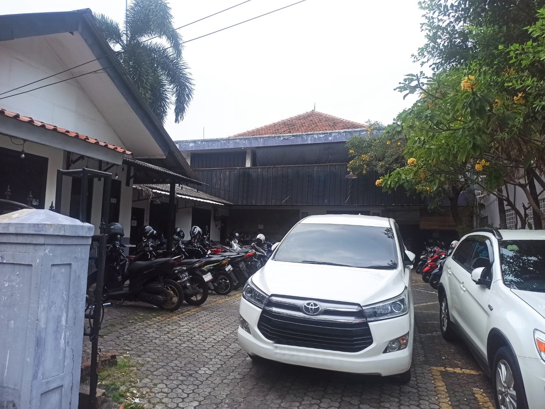 Rumah Hitung Tanah Area Cipete