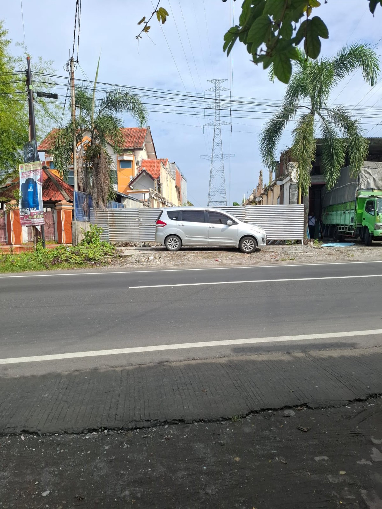 Tanah cocok untuk usaha gudang toko minimarket di jl imogiri barat sewon Bantul yogyakarta