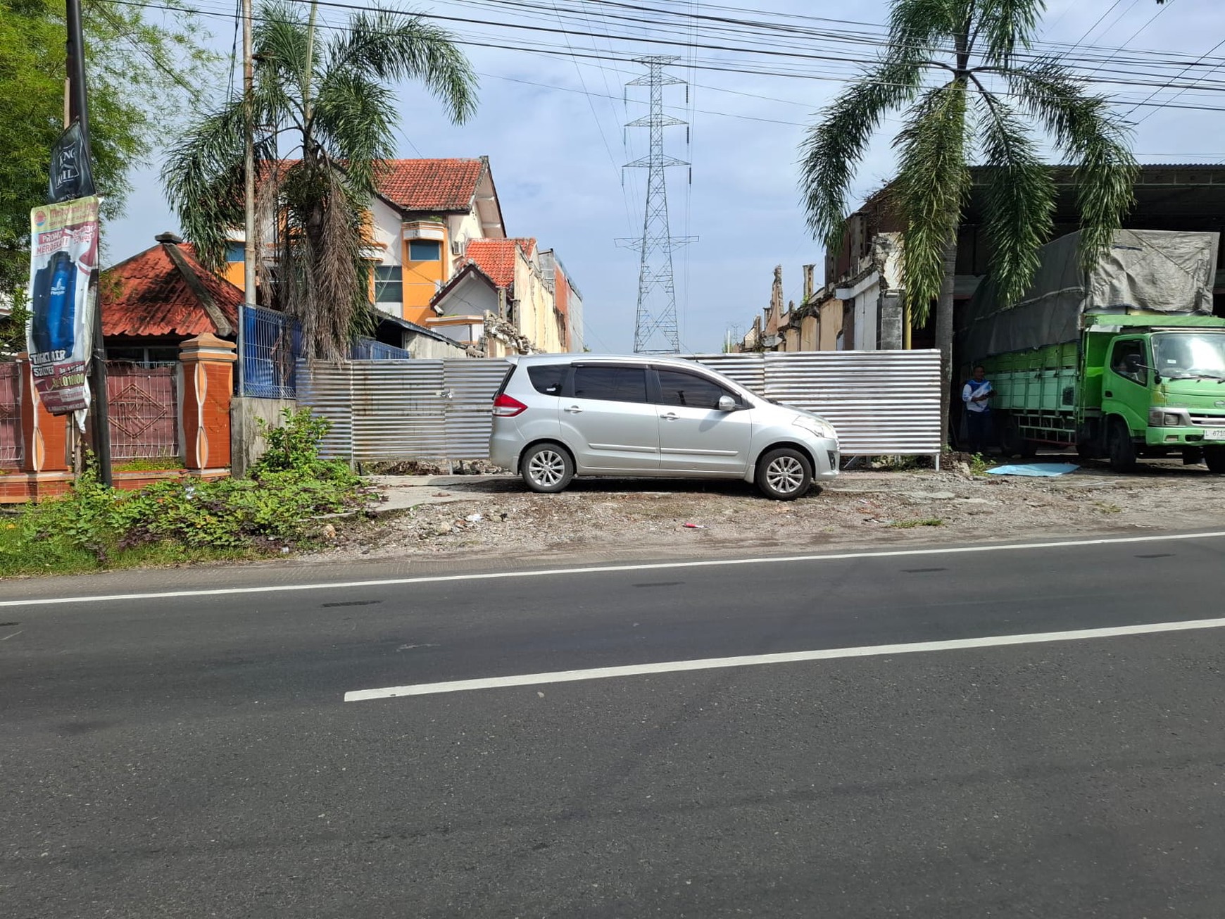 Tanah cocok untuk usaha gudang toko minimarket di jl imogiri barat sewon Bantul yogyakarta