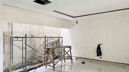 Dijual Rumah 2 lantai di Woodland Citraland Surabaya