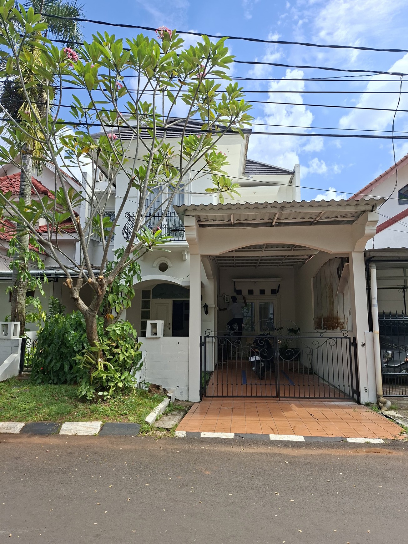 Rumah 2½ Lantai Siap Huni Lokasi Strategis dan Asri @Pondok Aren, Tangerang Selatan
