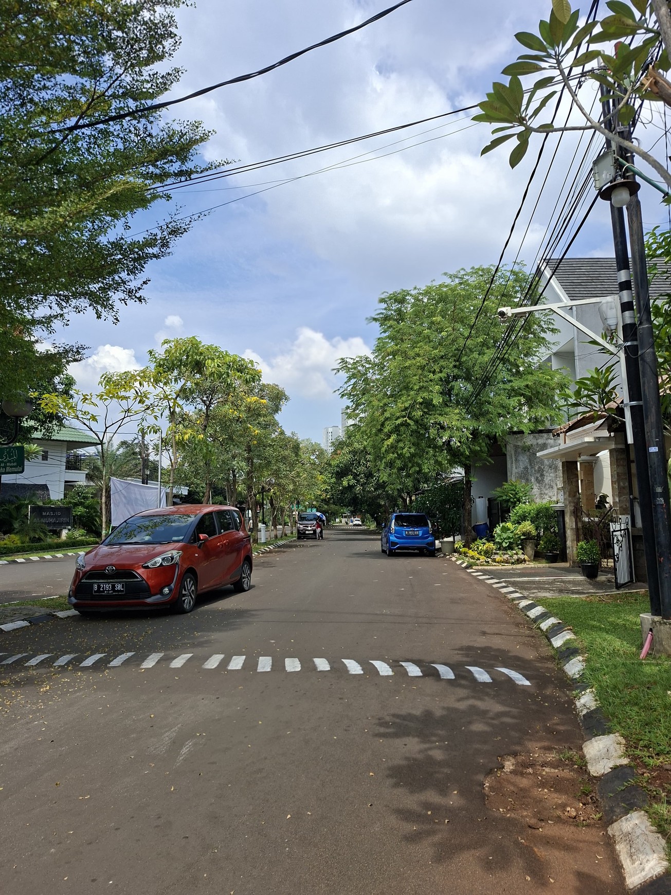 Rumah 2½ Lantai Siap Huni Lokasi Strategis dan Asri @Pondok Aren, Tangerang Selatan