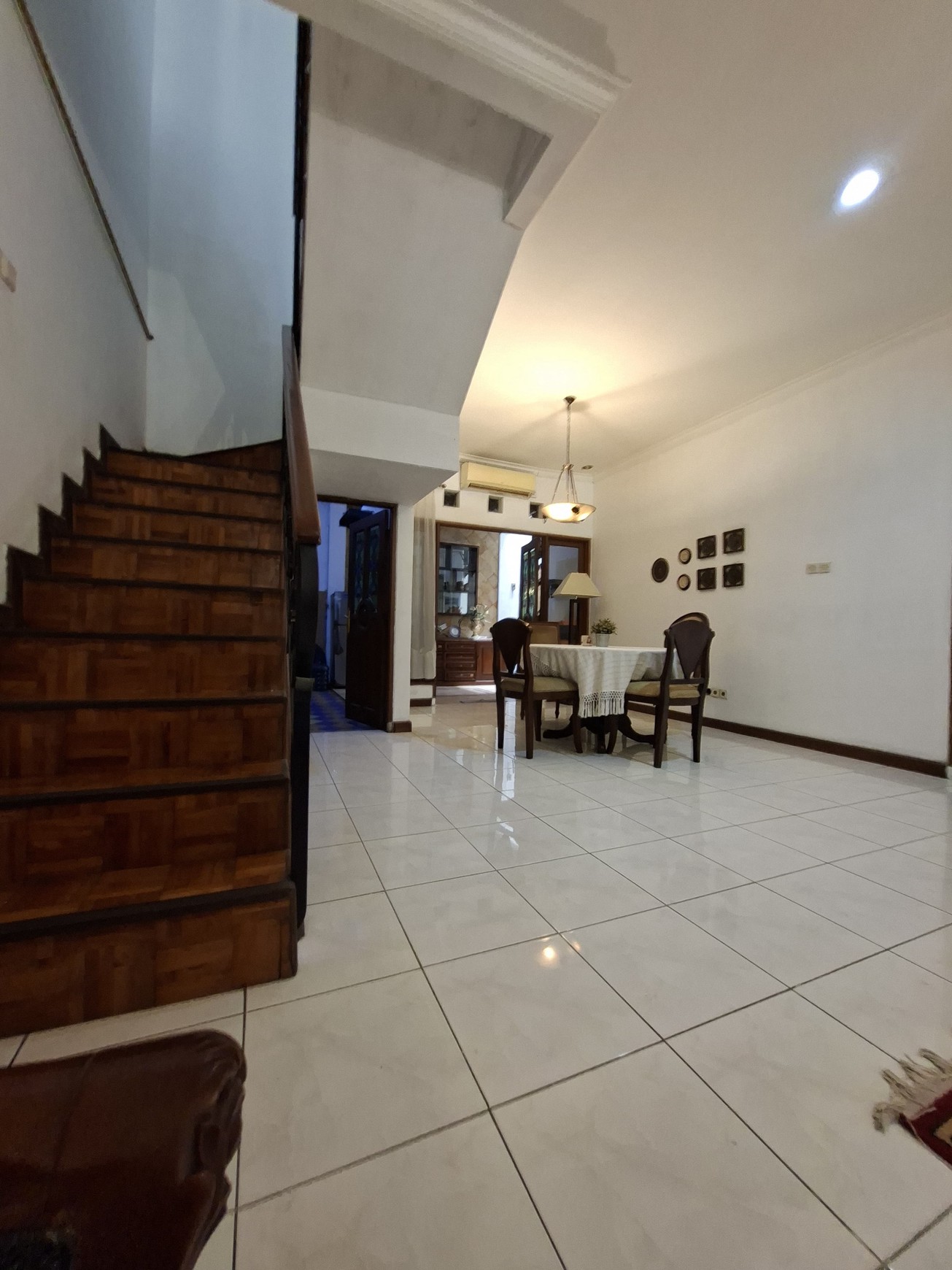 Rumah 2½ Lantai Siap Huni Lokasi Strategis dan Asri @Pondok Aren, Tangerang Selatan