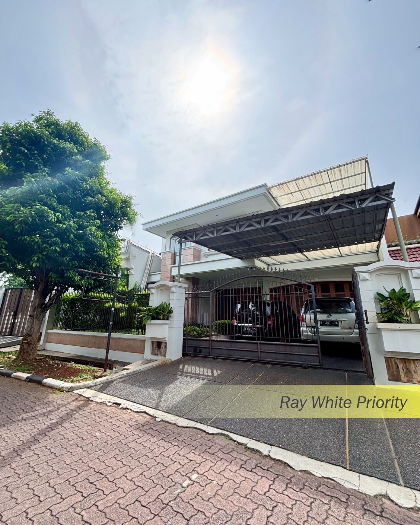 RUMAH MEWAH EXCLUSIVE DALAM KOMPLEK LEBAK BULUS, JAKARTA SELATAN