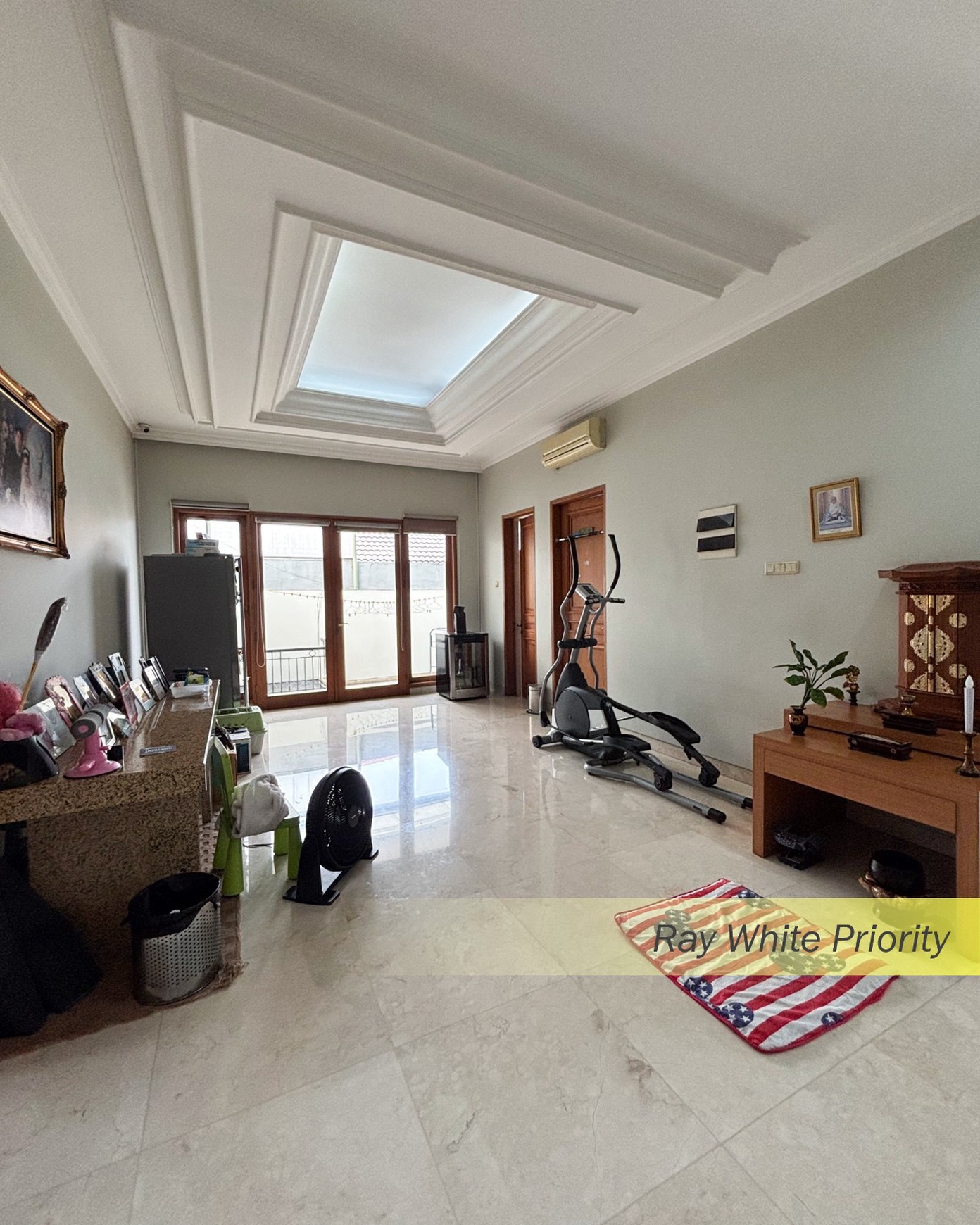 RUMAH MEWAH EXCLUSIVE DALAM KOMPLEK LEBAK BULUS, JAKARTA SELATAN