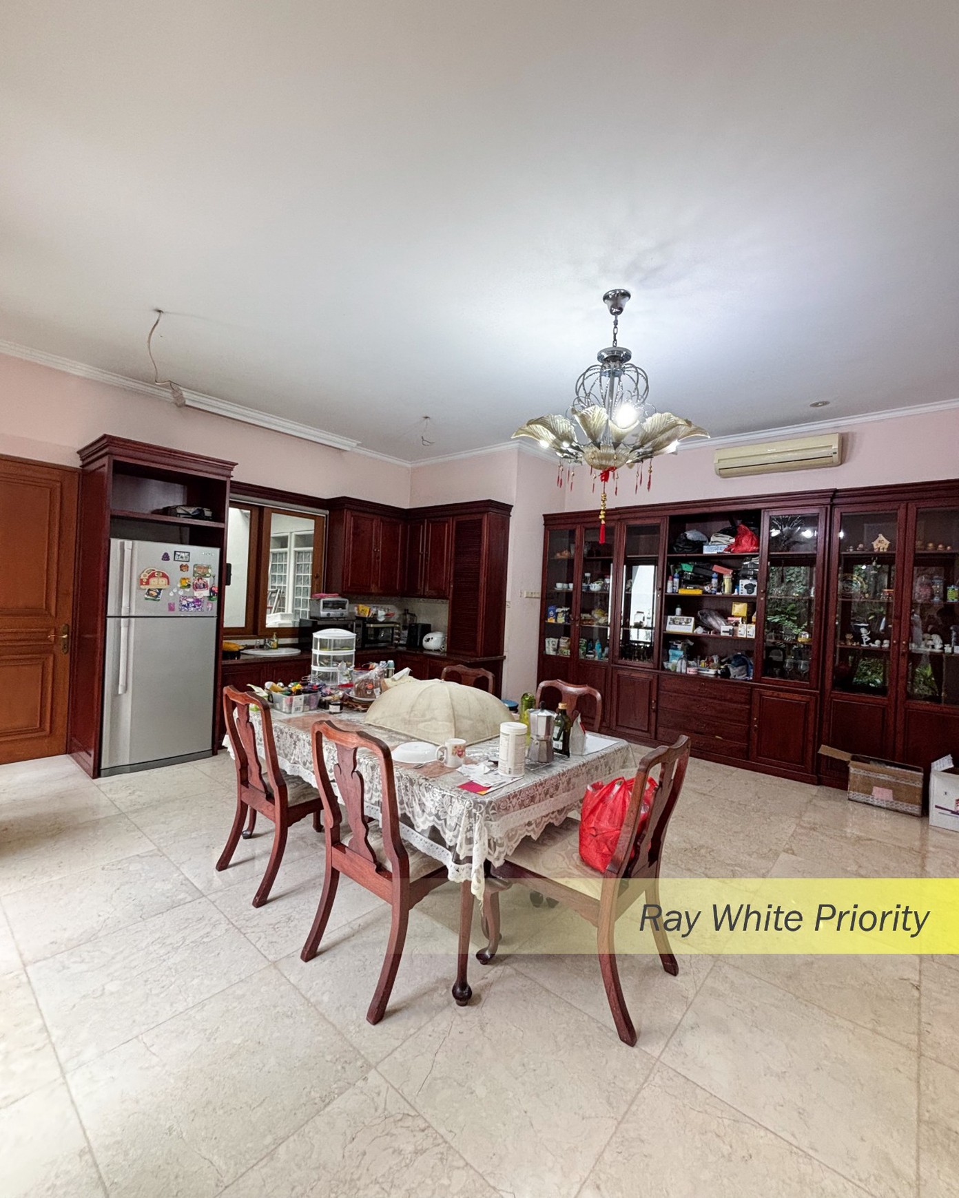 RUMAH MEWAH EXCLUSIVE DALAM KOMPLEK LEBAK BULUS, JAKARTA SELATAN