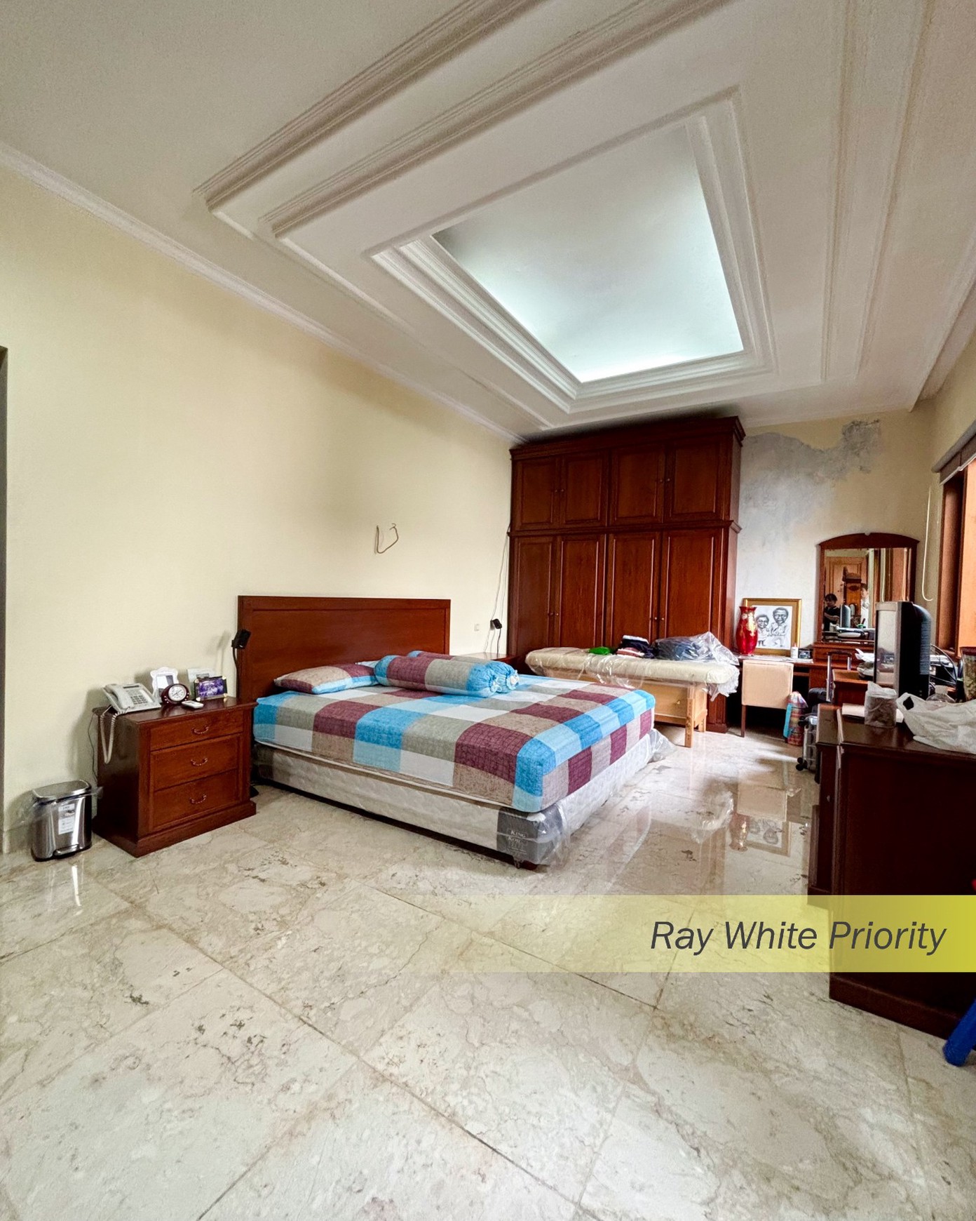 RUMAH MEWAH EXCLUSIVE DALAM KOMPLEK LEBAK BULUS, JAKARTA SELATAN