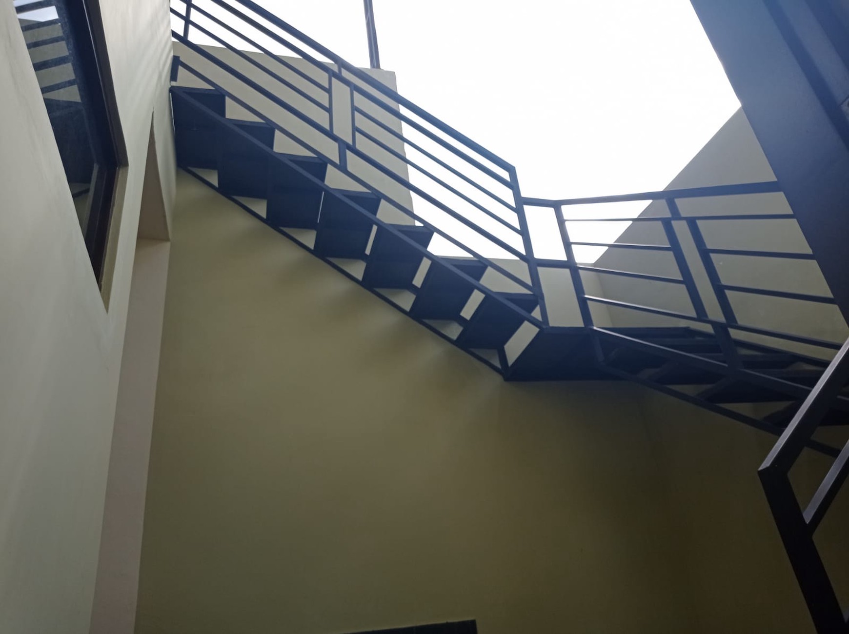 Disewakan Rumah 2 Lantai dalam Perum Fasco Mansion Ngaglik Sleman 