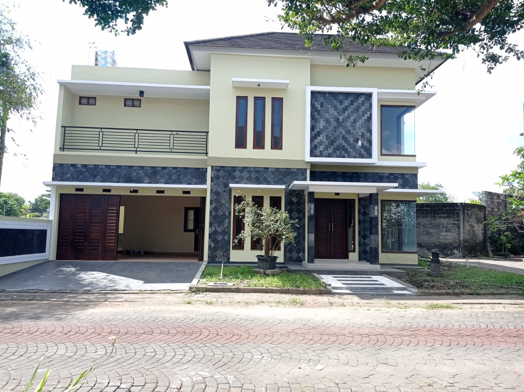 Disewakan Rumah 2 Lantai dalam Perum Fasco Mansion Ngaglik Sleman 