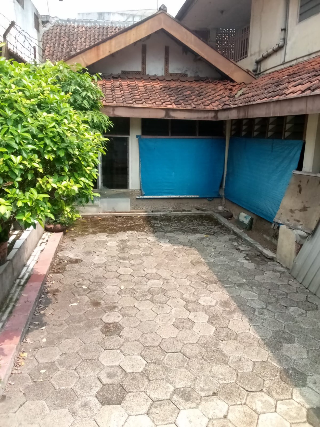Dijual rumah tua di Jl. Perintis Kemerdekaan Bogor Tengah
