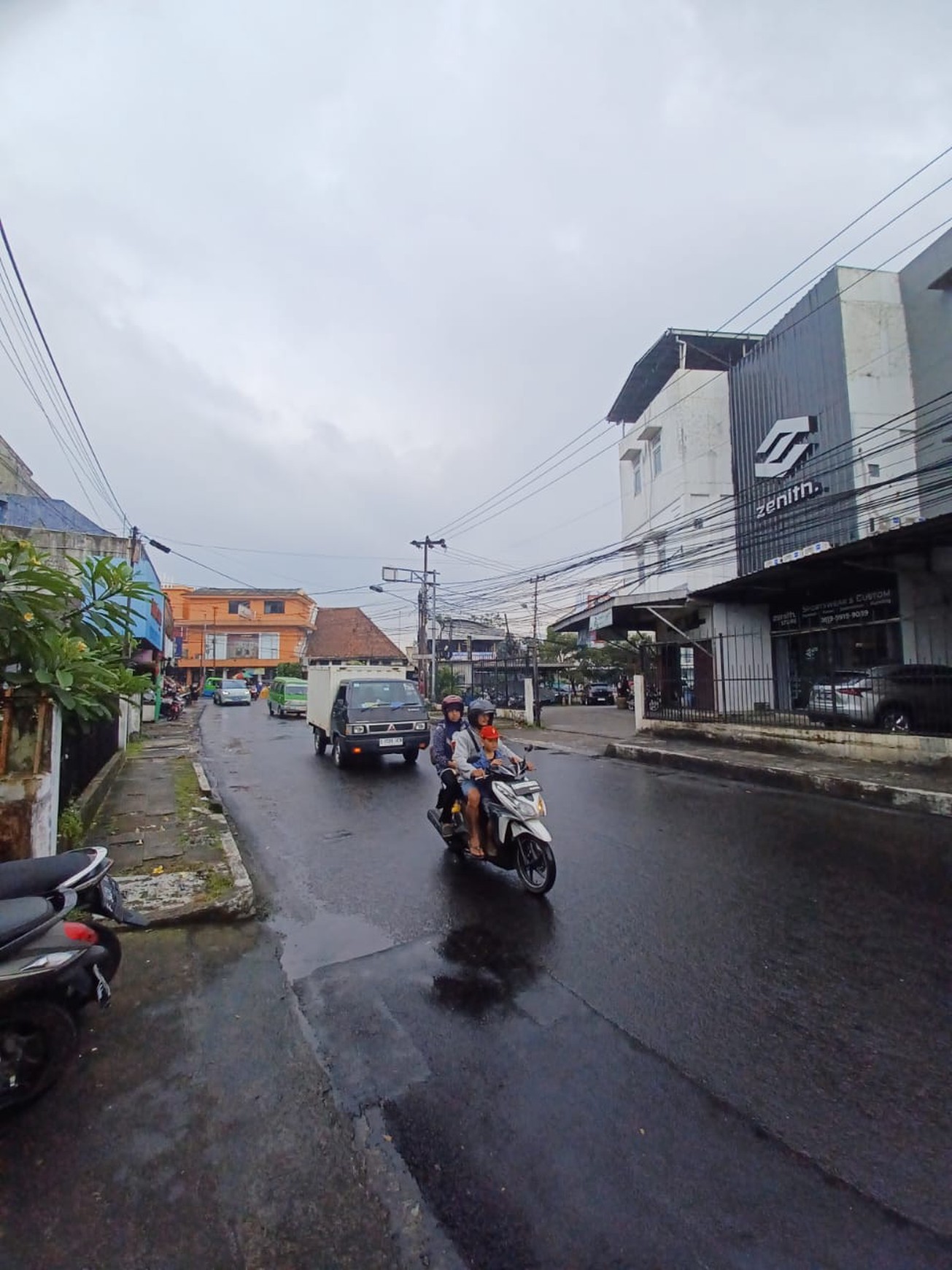 Dijual rumah tua di Jl. Perintis Kemerdekaan Bogor Tengah